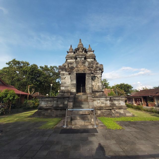 Sunrise at Punthuk Setumbu, Borobudur Temple, Mendu & Pawon - Duration and Guide