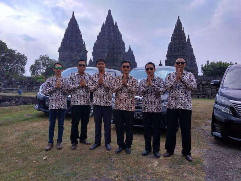 SUNRISE AT VIEWPOINT, BOROBUDUR & PRAMBANAN - Starting the Day: A Sunrise at Punthuk Setumbu