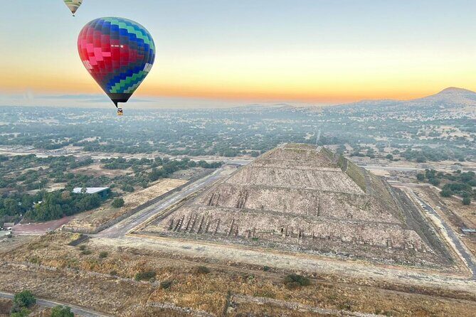 Sunrise Balloon Flight over Teotihuacan and Breakfast in Cueva - The Sum Up