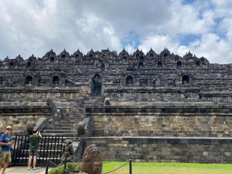 Sunrise from Setumbu Hill Borobudur & Prambanan Temple - Key Points