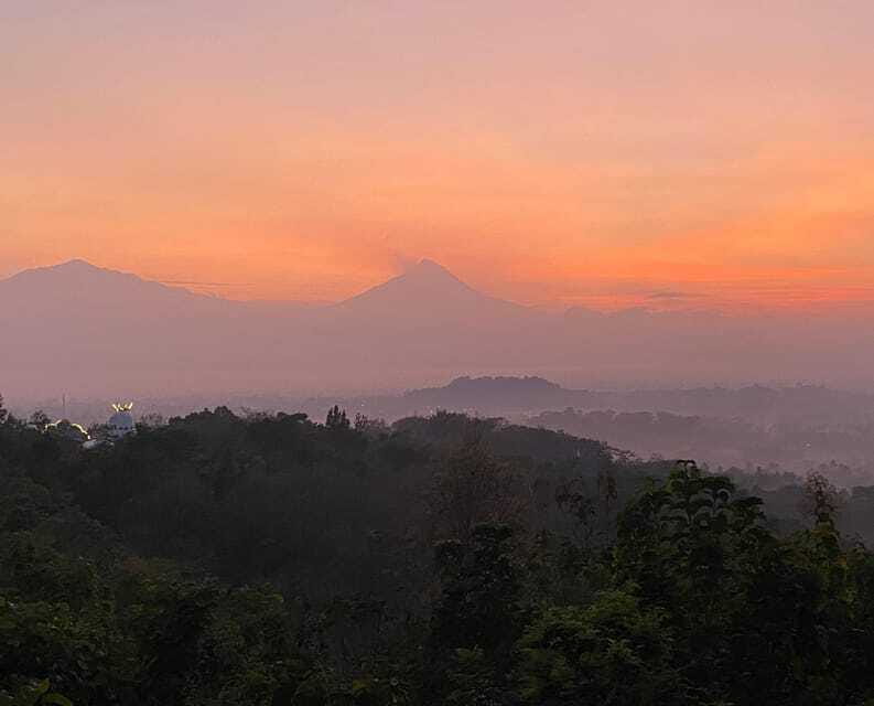 Sunrise from Setumbu Hill Borobudur & Prambanan Temple - Comparing Similar Experiences