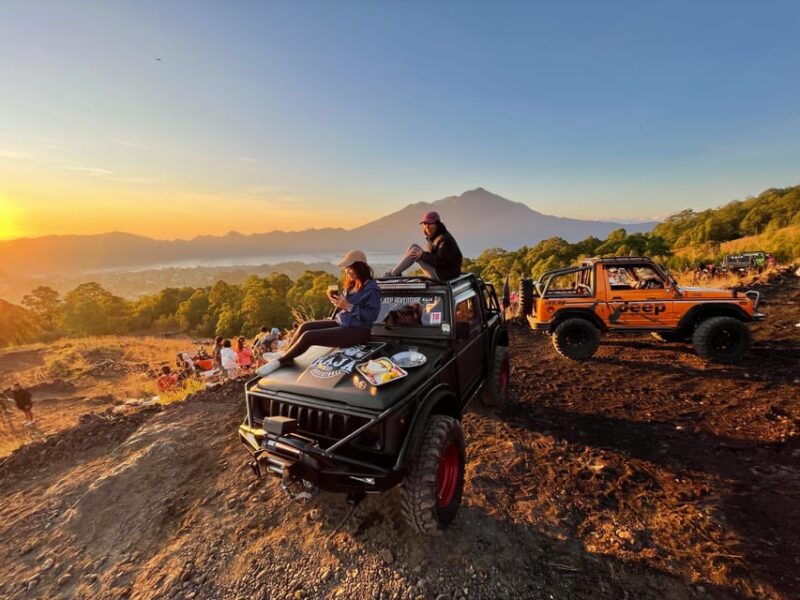 Sunrise Jeep Tour With Photographer - Itinerary and Experience