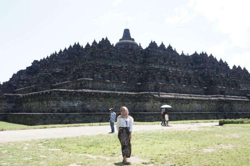 Sunrise Setumbu, Borobudur & Prambanan Temple Tour - The Experience: Authenticity and Insight