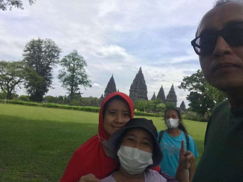 Sunrise Setumbu Hill, Borobudur & Prambanan Temple - FAQ