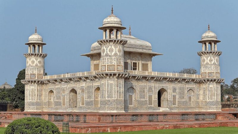 Sunrise Taj Mahal & Agra Tour From Jaipur With Lunch & Entry - Included Services
