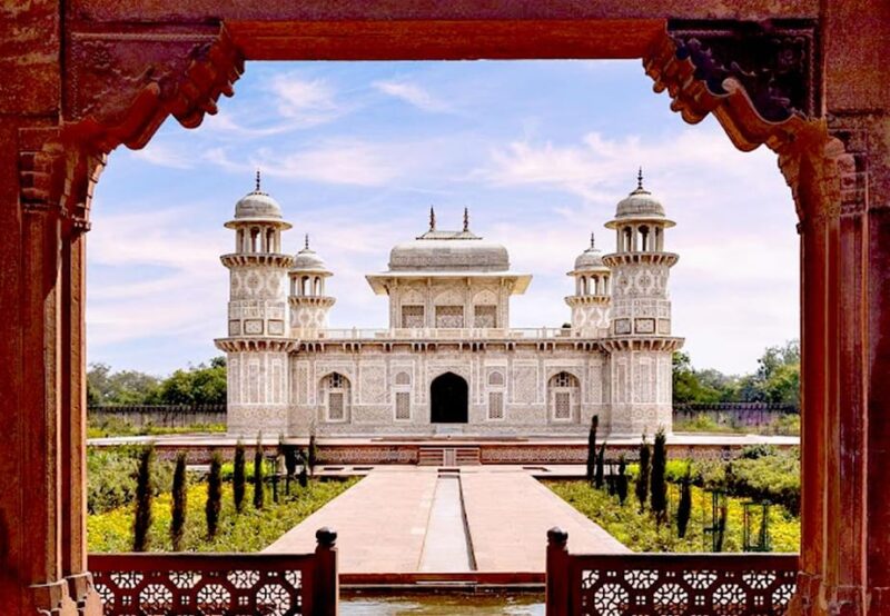 Sunrise Taj Mahal Day Tour With Female Guide - What to Bring