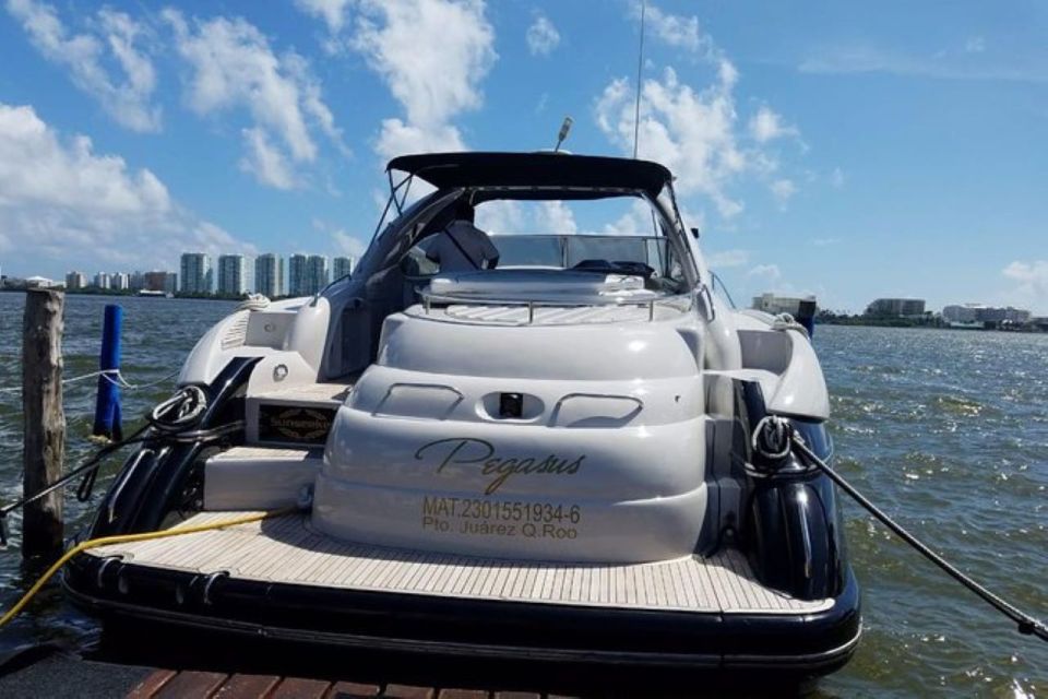 Sunseeker 60 Feet up to 20 People - Accommodation Capacity