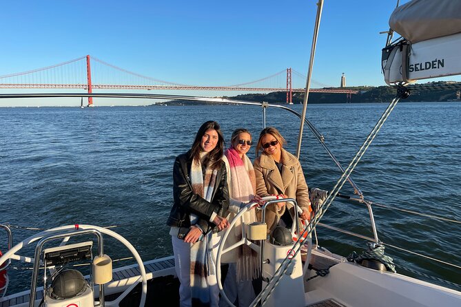 Sunset Boat Tour in Lisbon With Wine - Meeting and Pickup Point