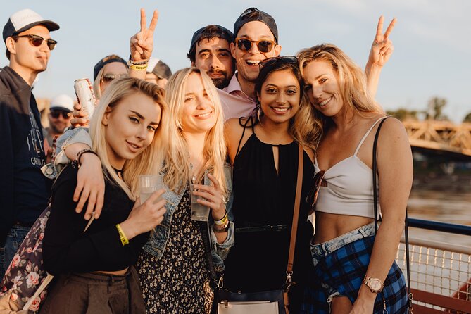 Sunset Boat Tour With Unlimited Drinks in Warsaw - Tour Capacity and Operator Information