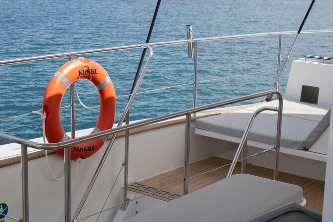 Sunset Cancun Mayëy : Premium Catamaran Dinner with Outdoor Bar - Who Is This Experience Best For?  