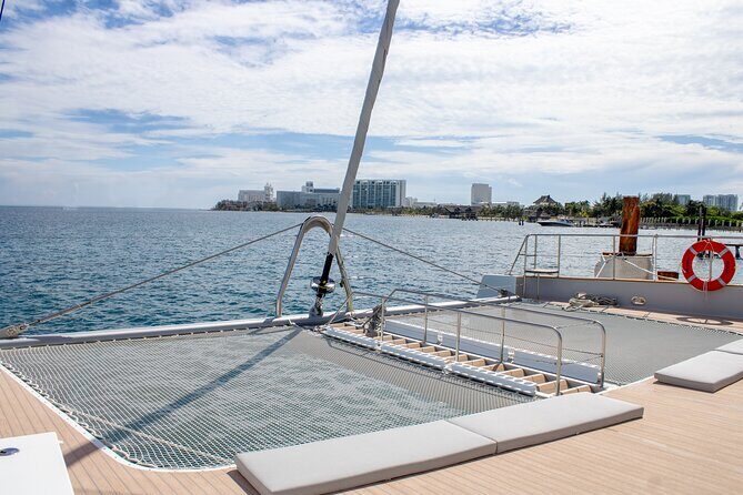 Sunset Cancun Mayëy : Premium Catamaran Dinner with Outdoor Bar - FAQ