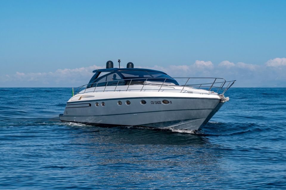 Sunset Capri on a Luxe Yacht - Languages and Group Type