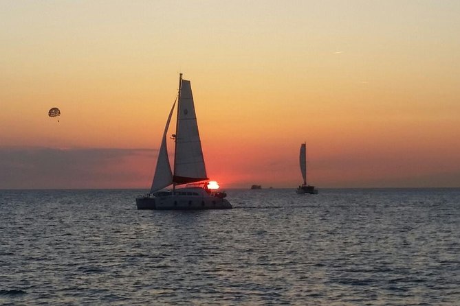Sunset Catamaran Expedition in Front of Cafe Mambo - Included in the Tour