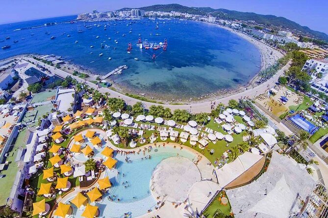 Sunset Catamaran Expedition in Front of Cafe Mambo - Private Tour and Group Bookings