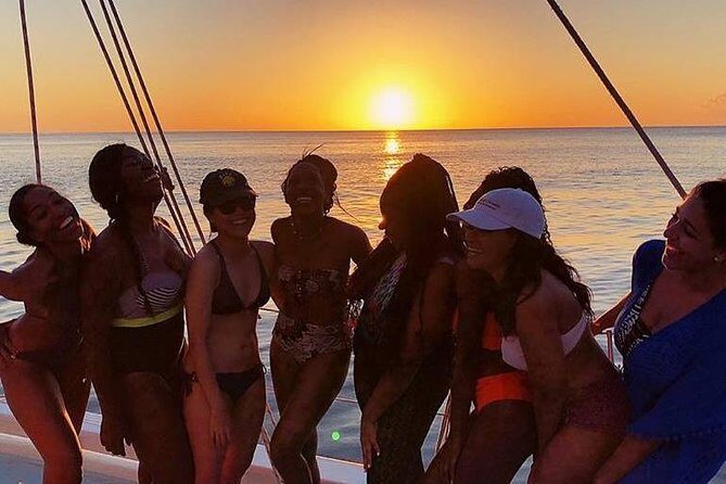 Sunset & Champagne Cruise on a Classic Schooner with boat dogs - FAQ