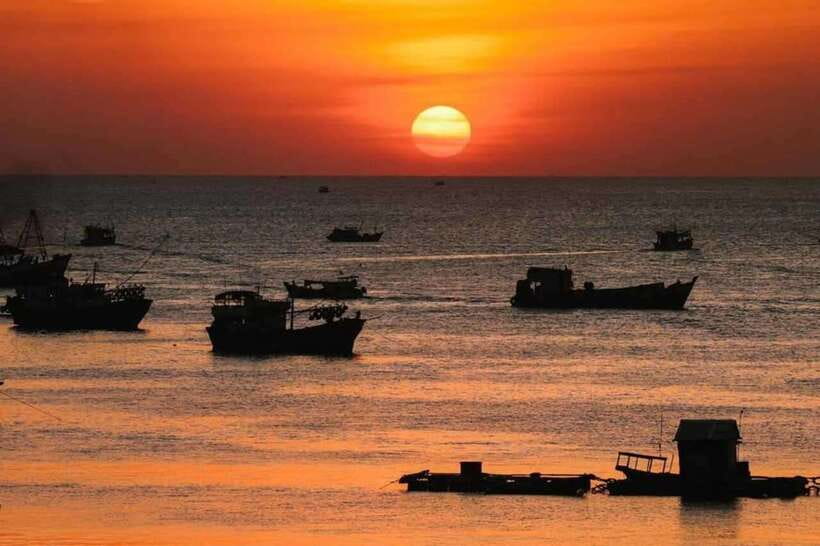 Sunset Cruise and Night Squid Fishing Adventure in Phu Quoc - Key Points