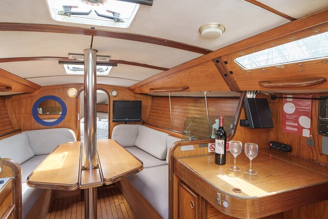 Sunset Cruise on the Douro River - Host Engagement and Responses