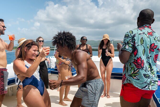 Sunset Deluxe 2-Hour Private Charter in Montego Bay, Open Bar - Who Should Consider This Tour?