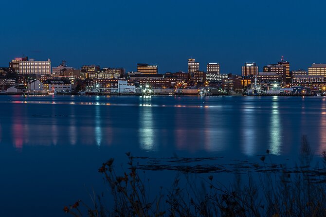 Sunset Lighthouse Harbor Cruise From Portlands Old Port - Onboard Amenities and Offerings