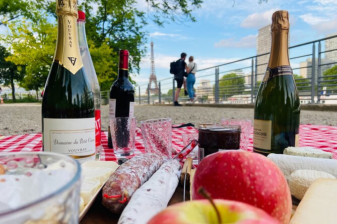 Sunset Picnic With View of Eiffel Tower and Live Music - Picnic Menu Details