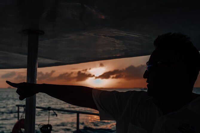 Sunset Sailing Adventure to Isla Mujeres Unlimited + Transfer from Cancún - The Sum Up