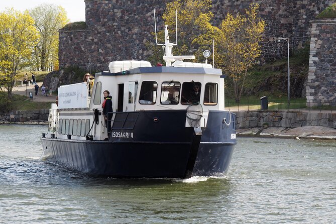Suomenlinna Ferry and Guided Walking Tour in the Fortress - Guided Tour Experience