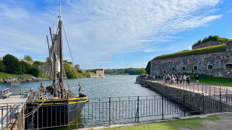 Suomenlinna tour in French with Doro - Value and Practical Considerations