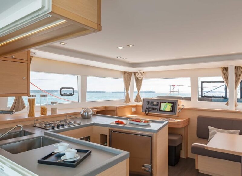 SUP Safari - Catamaran Cruise Dia Island & Gourmet Delights! - Who Will Love This Tour?