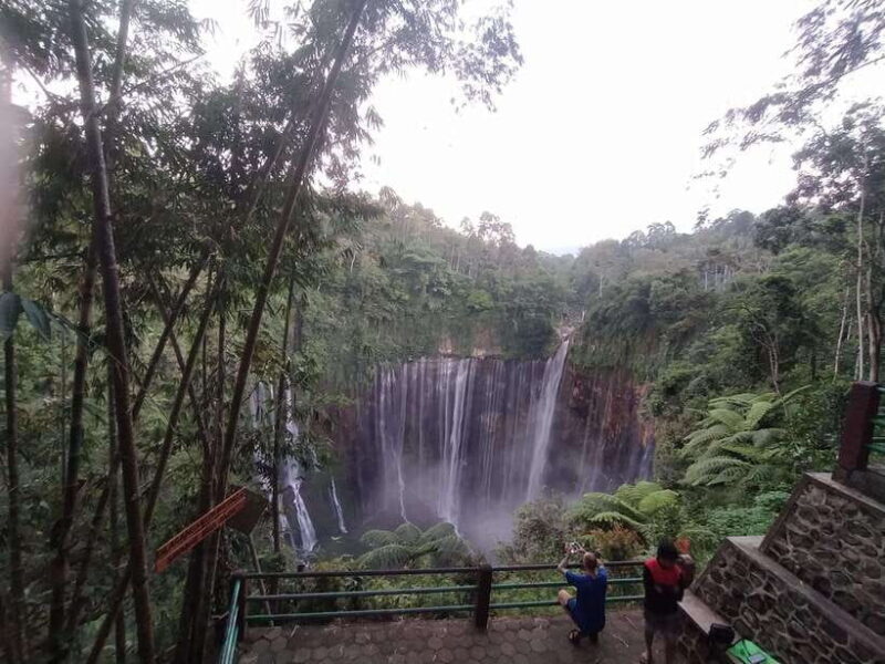 Surabaya OR Malang: Tumpak Sewu Waterfall Share Guided Tour - Key Points