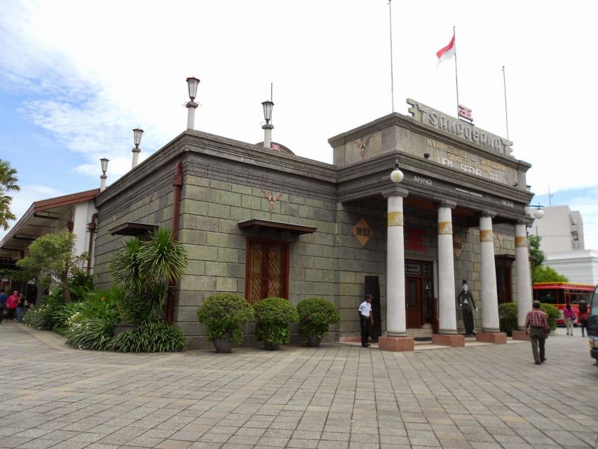 Surabaya Port : City Tour Surabaya, Pick up Drop off at Port - Key Points