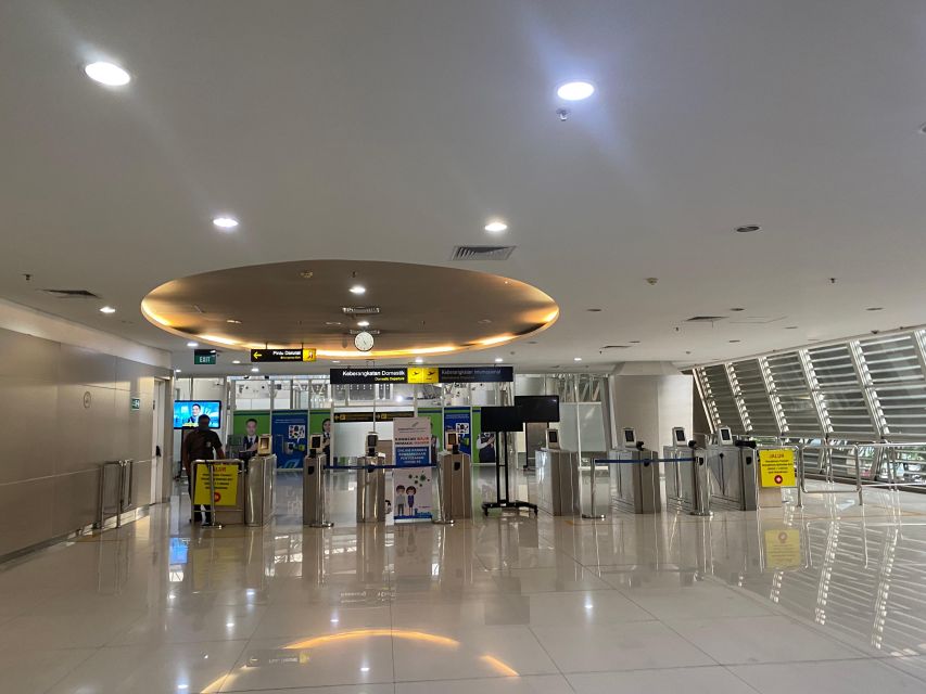 Surabaya: Private Car Charter With Driver - Customizing Your Sightseeing Experience