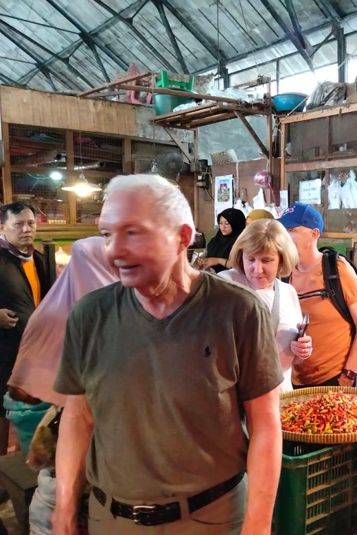 Surabaya Private Tour With Lunch - Inclusions