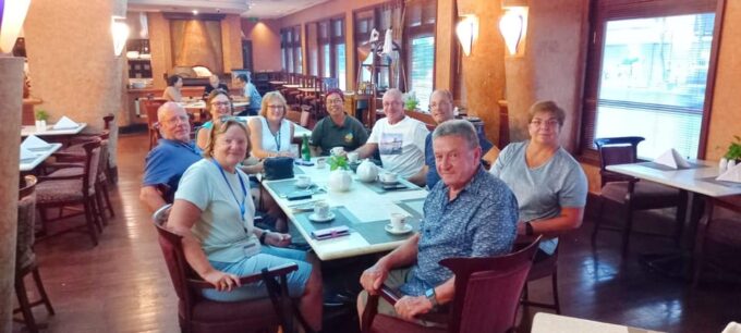 Surabaya Private Tour With Lunch - Savoring Local Cuisine