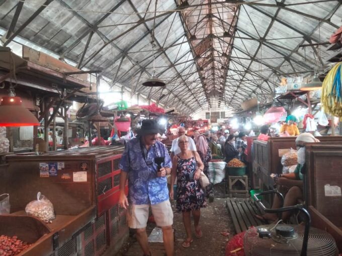 Surabaya Private Tour With Lunch - Customizable Itinerary