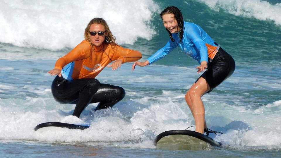 Surf Lesson in Carcavelos - In a Group - Equipment and Facilities
