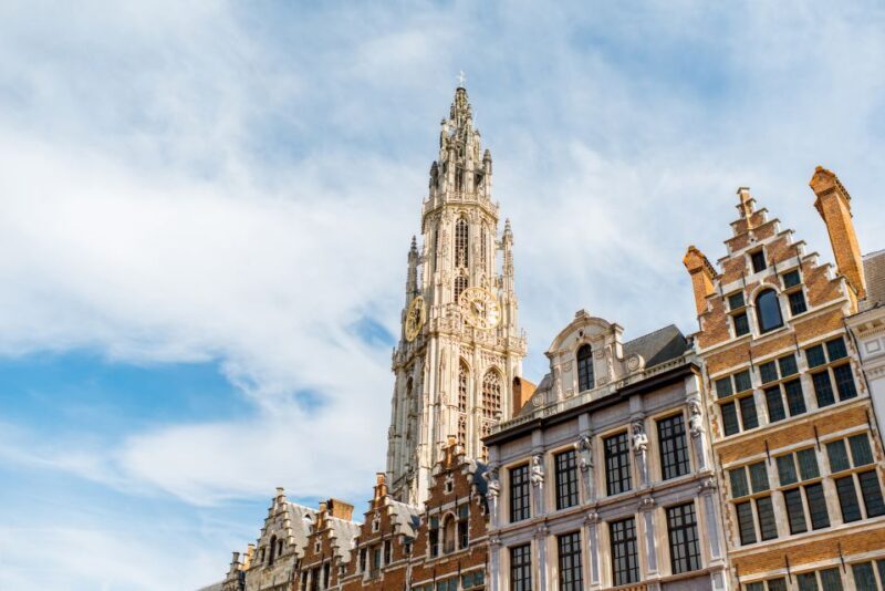 Surprise tour of Antwerp guided by a Local - Analyzing the Value: Price, Duration, and Experience