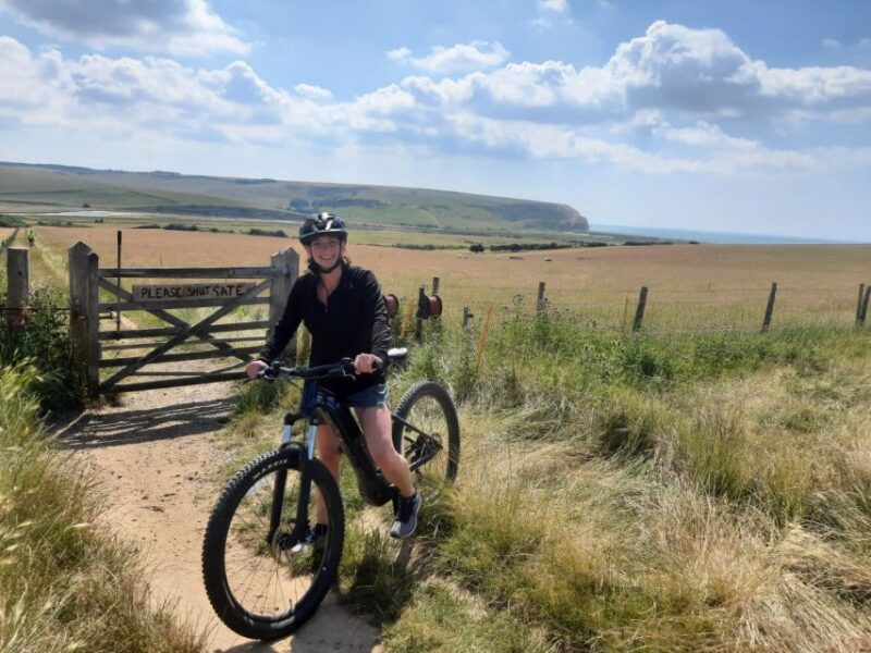 Sussex: City Highlights E-Bike Hire - Meeting Point and Accessibility