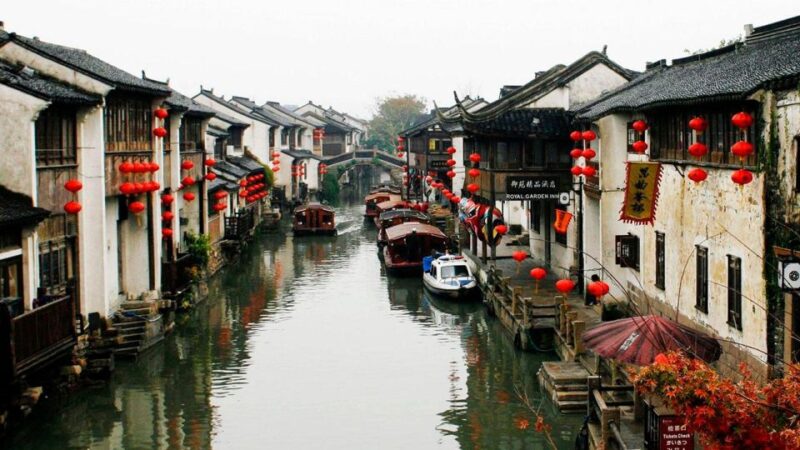 Suzhou: Gardens and Tongli or Zhouzhuang Water Town - Personalized Experience