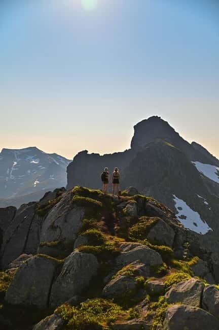 Svolvær: Guided Hike with Snacks - An Introduction to the Svolvær Guided Hike