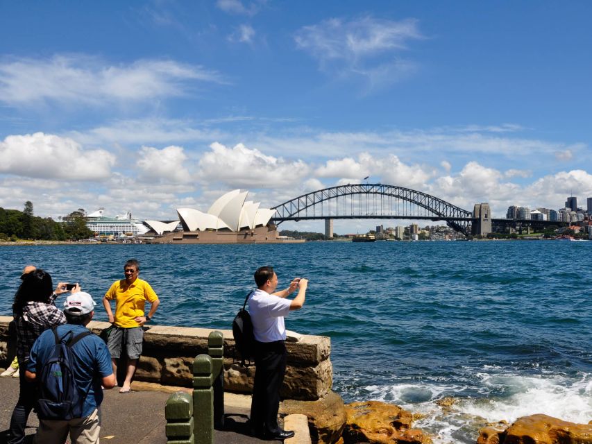 Sydney: City Highlights Guided Bus Tour With Bondi Beach - Key Points