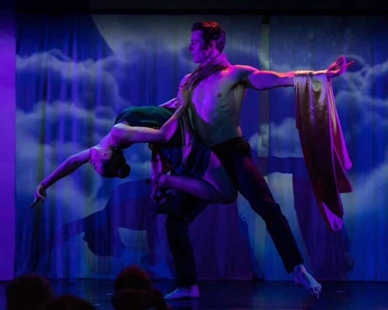 Sydney Harbour: Cabaret Cruise with 3-Course Dinner - Source