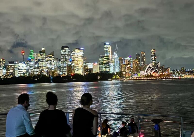 Sydney: Harbour Dinner Cruise with Buffet - Key Points