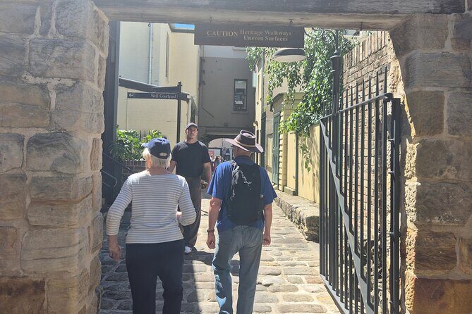 Sydney Highlights Walking Tour: Bridge Rocks House - The Practicalities: What to Expect and Why It Matters