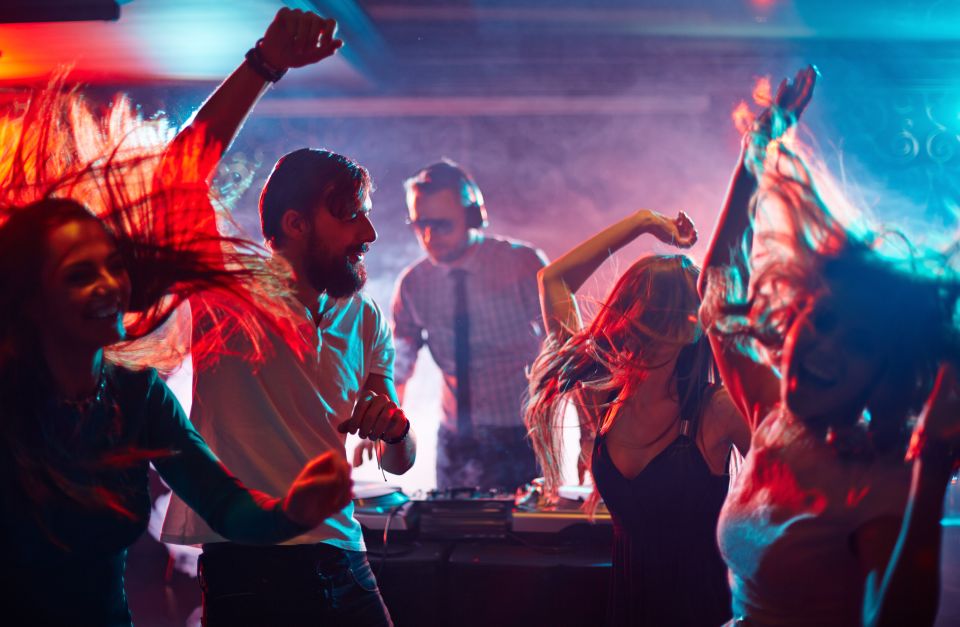 Sydney: Retro Party Cruise in Sydney Harbour With Snacks - Customer Review