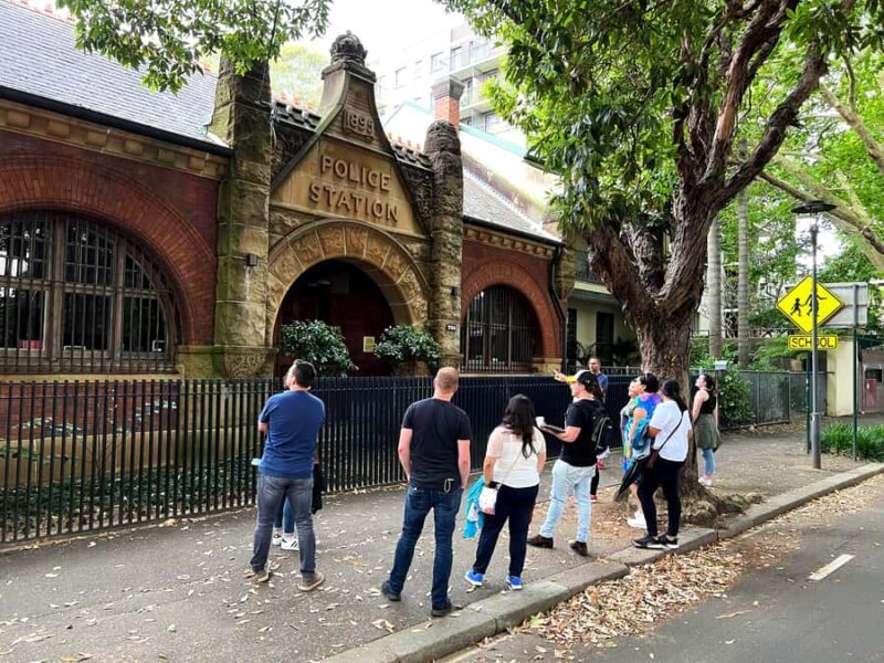 Sydney: Slum & Crime Scene History Tour with Colonial Pub - Key Points