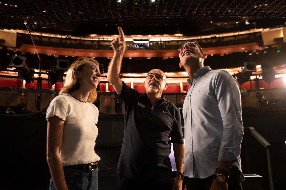 Sydney: Sydney Opera House VIP Backstage Tour and Breakfast - Meeting Point and Attire