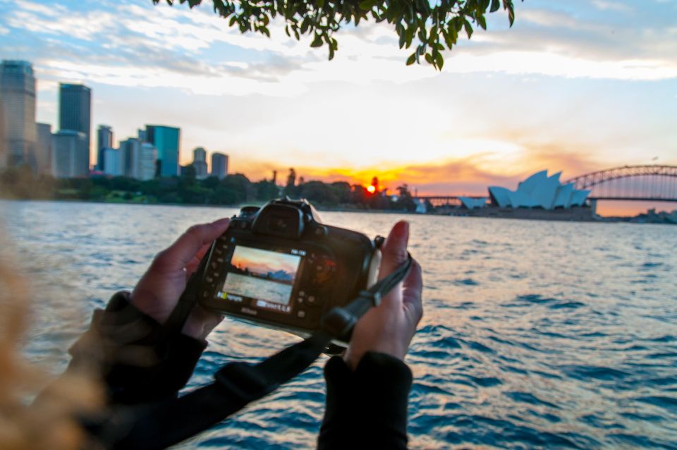 Sydney: Sydney Sunset Night Photography Tour - Group Size Limit