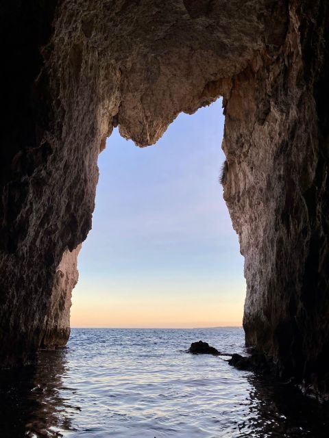 Syracuse: Boat Tour Ortigia Island,Seacaves and Explanations - Exploring the Historic Center of Ortigia