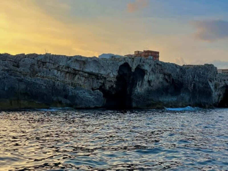 Syracuse: Ortigia Island and Sea Caves Boat Tour with Drinks - Considerations and Possible Drawbacks