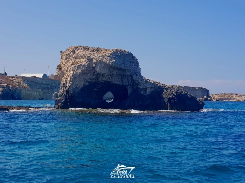 Syracuse: Ortigia Island and Sea Caves Sightseeing Cruise - Bourbons Prison and Spanish Walls